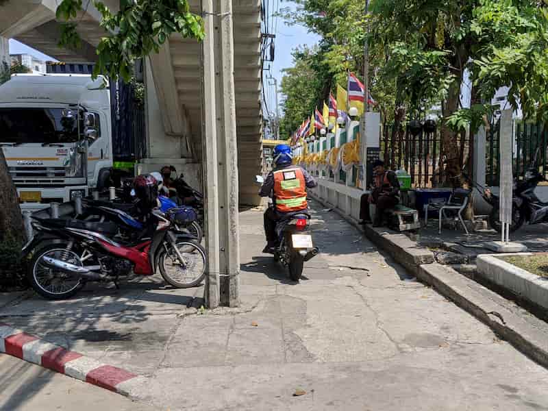 タイのバイクタクシー